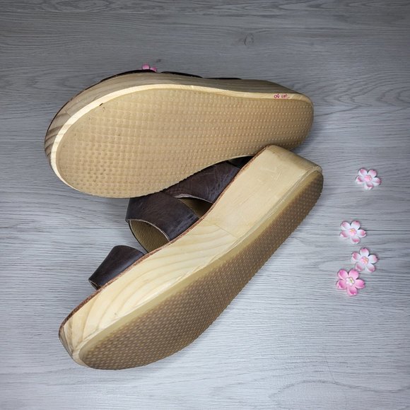 Koolaburra by UGG Wooden Sole Platform Sandals - Picture 3 of 6